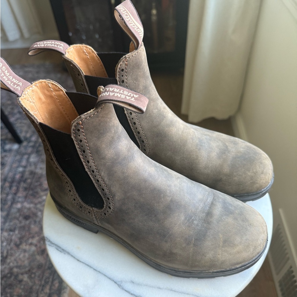 Blundstone rustic brown hightop chelsea boot